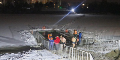 Две тысячи брянцев окунулись в купель в крещенскую ночь