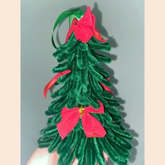 Пушистая изумрудная ёлочка