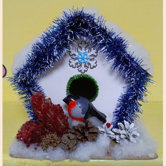 Домик со снегирем