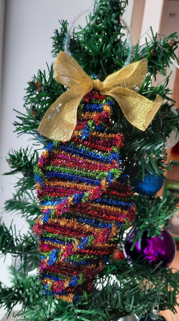 Блестящая шишечка