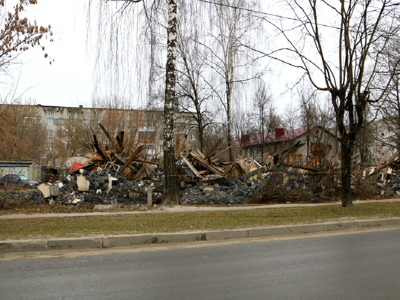 Снос бараков. Детская поликлиника Фокинского района. Бараки в Брянске. Поликлиника на Фокинке Брянск. Новая детская поликлиника Брянск Фокинский район.