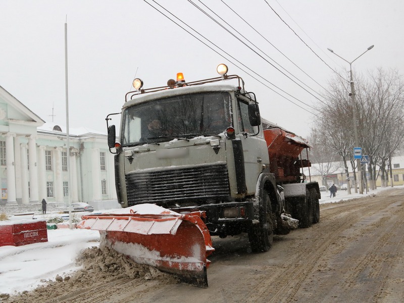 С улиц Брянска вывезли почти 4000 кубометров снега