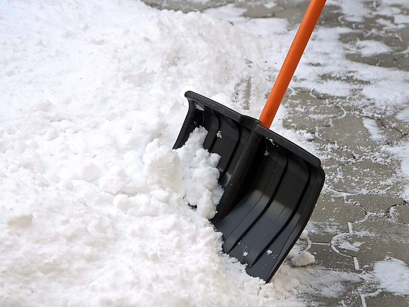"Управляшки" не чистят дворы от снега