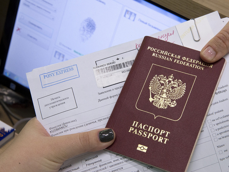 В брянских МФЦ начнут выдавать биометрические паспорта