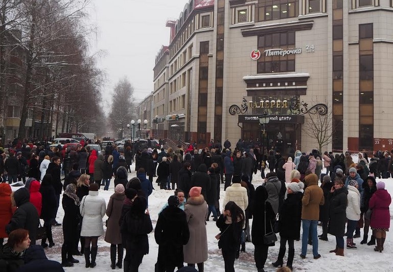 В Брянске эвакуируют школы и торговые центры