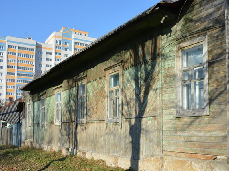До конца года в Брянске расселят пять аварийных домов