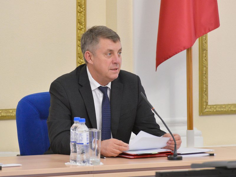 Брянский губернатор принял участие в акции «Елка желаний»