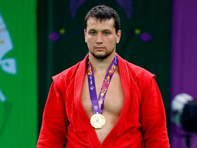 Брянский самбист стал десятикратным чемпионом России