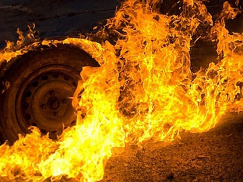 В Карачеве ночью пожарные тушили легковушку