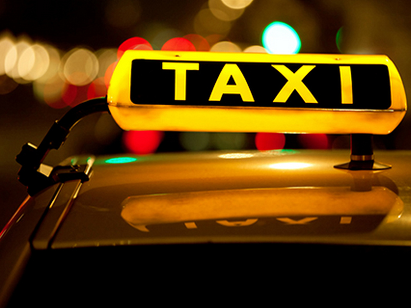 Для брянских пассажиров такси открыли "горячую линию"