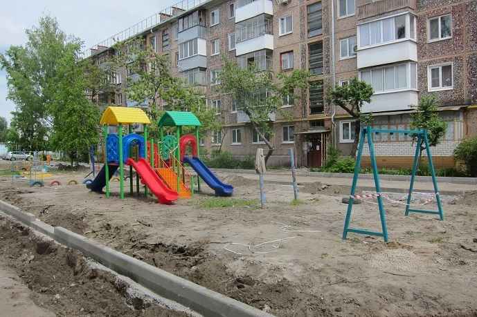 В Клинцах Брянской области прокуратура нашла нарушения на 15 детских площадках