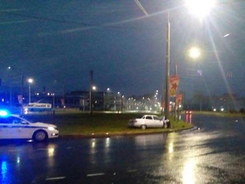 ДТП в Брянске: водитель погиб, врезавшись в столб