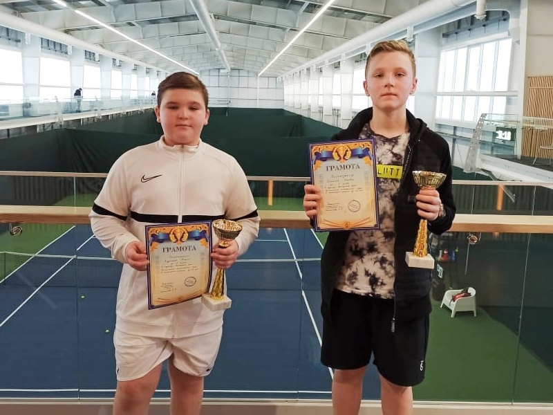 Брянские теннисисты завоевали «серебро» и «золото» на турнире в Смоленске