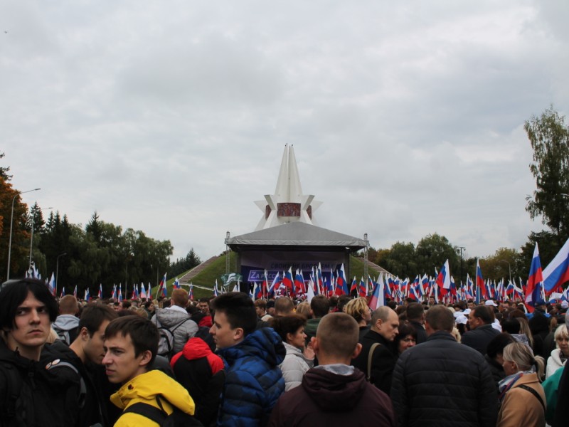 В Брянске состоялся митинг в поддержку референдумов