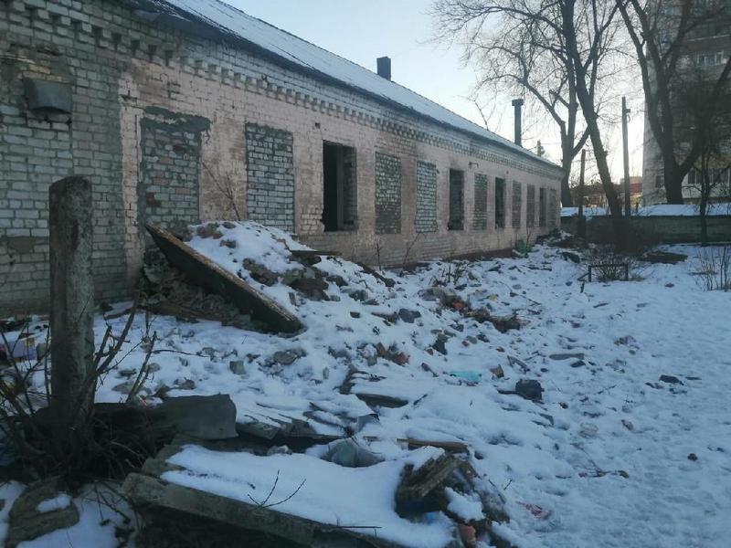 Прокуратура требует закрыть доступ к аварийному зданию в Брянске