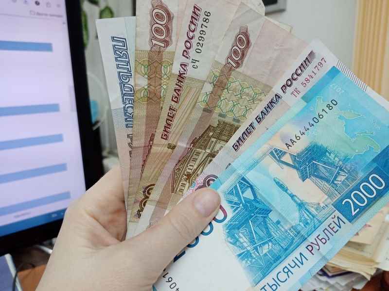 Брянцы "подарили" мошенникам 12 миллионов рублей