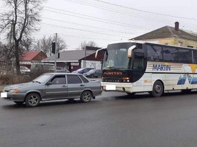 Калужский автобус со школьниками попал в ДТП в Брянске