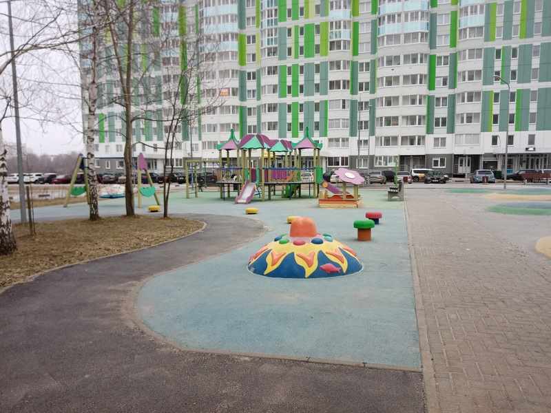 Директора УК наказали за падение ребенка на детской площадке
