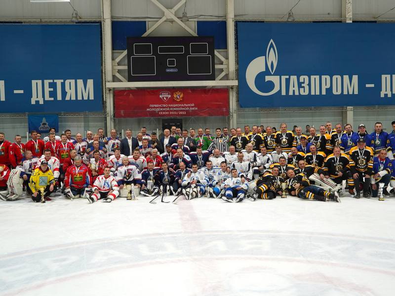 В Брянске определились победители "Ночной хоккейной лиги"