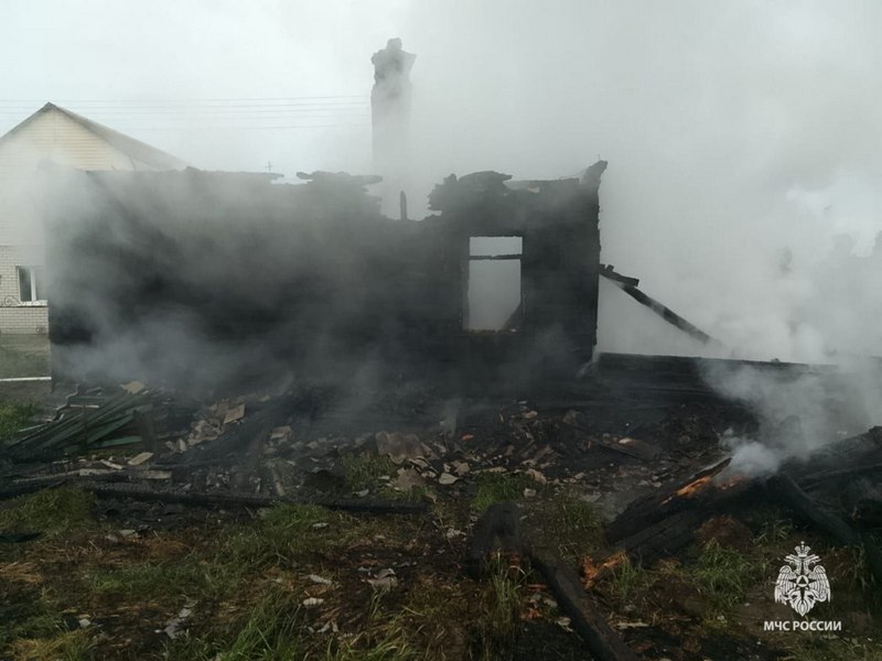 Три человека погибли при пожаре в Сельцо
