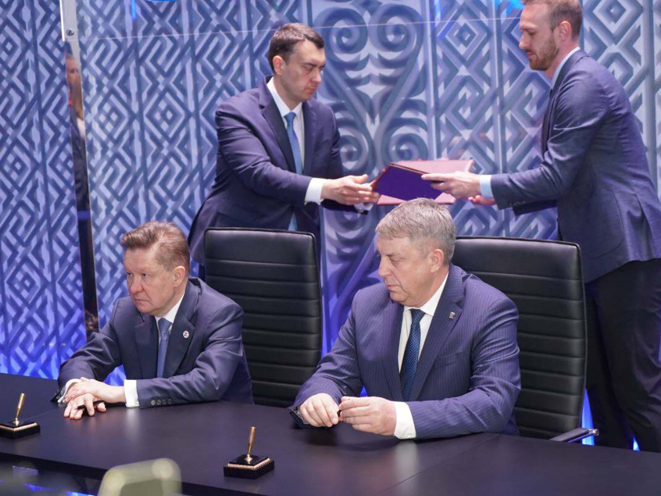 Брянский губернатор принял участие  Петербургском международном экономическом форуме