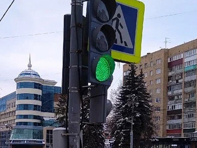Светофоры в Брянске настроят на «зеленую волну»