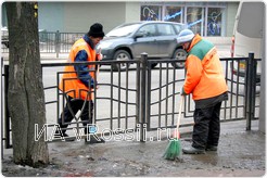 Работы по наведению санитарной чистоты в Курске идут полным ходом