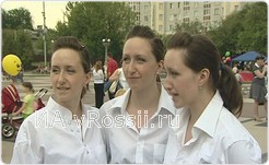Таня, Юля и Лена Комасины