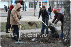 Ежегодно на осенний субботник выходит несколько тысяч курян.
