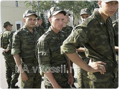 Очередь в столовую необходимо отстоять красиво, а внутрь можно зайти только строем