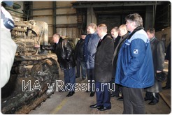 С уникальной находкой знакомятся руководители области и города