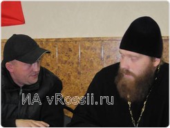 Протоиерей Владимир Моносилов уже не в первый раз встречается с теми родителями, кто 