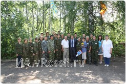 <em> Юные авиаторы и их наставники</em>