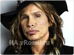 Пирсинг есть и у солиста Aerosmith - Стивена Тайлера
